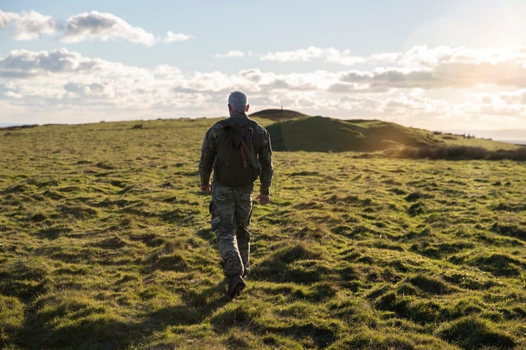 voyage marcheur de dos