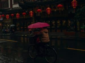 pluie dans la rue